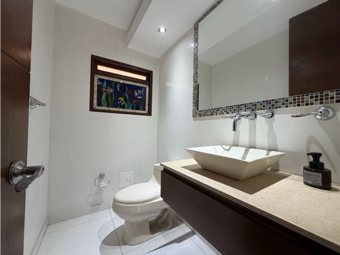 Casa de 5 alcobas en arriendo en San Jose De Bavaria, Bogotá, 550 m² · foto 4 de 24