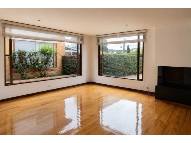 Casa de 5 alcobas en arriendo en San Jose De Bavaria, Bogotá, 550 m² · foto 12 de 24