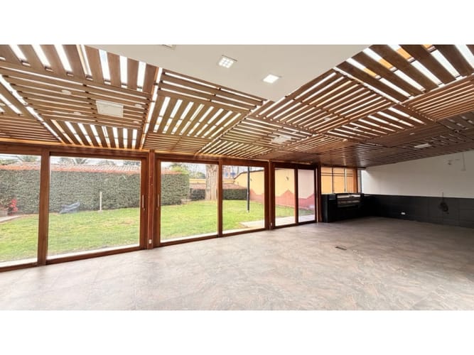 Casa de 5 alcobas en arriendo en San Jose De Bavaria, Bogotá, 550 m² · foto 14 de 24