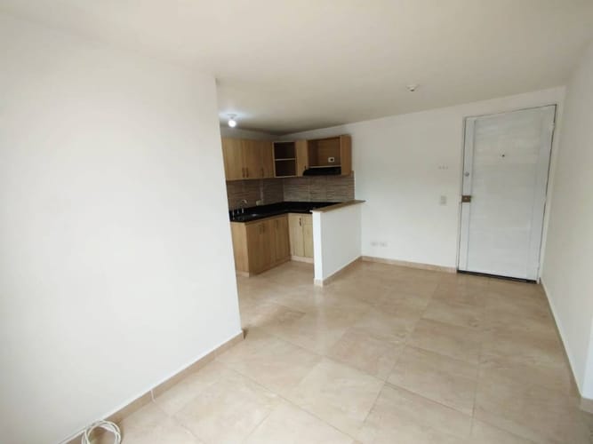 Apartamento de 2 alcobas en arriendo en Quitasol, Bello, 65 m² · foto 2 de 14