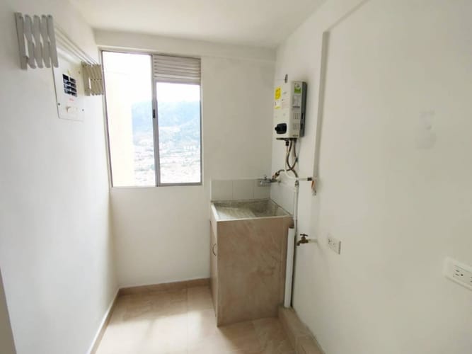 Apartamento de 2 alcobas en arriendo en Quitasol, Bello, 65 m² · foto 4 de 14
