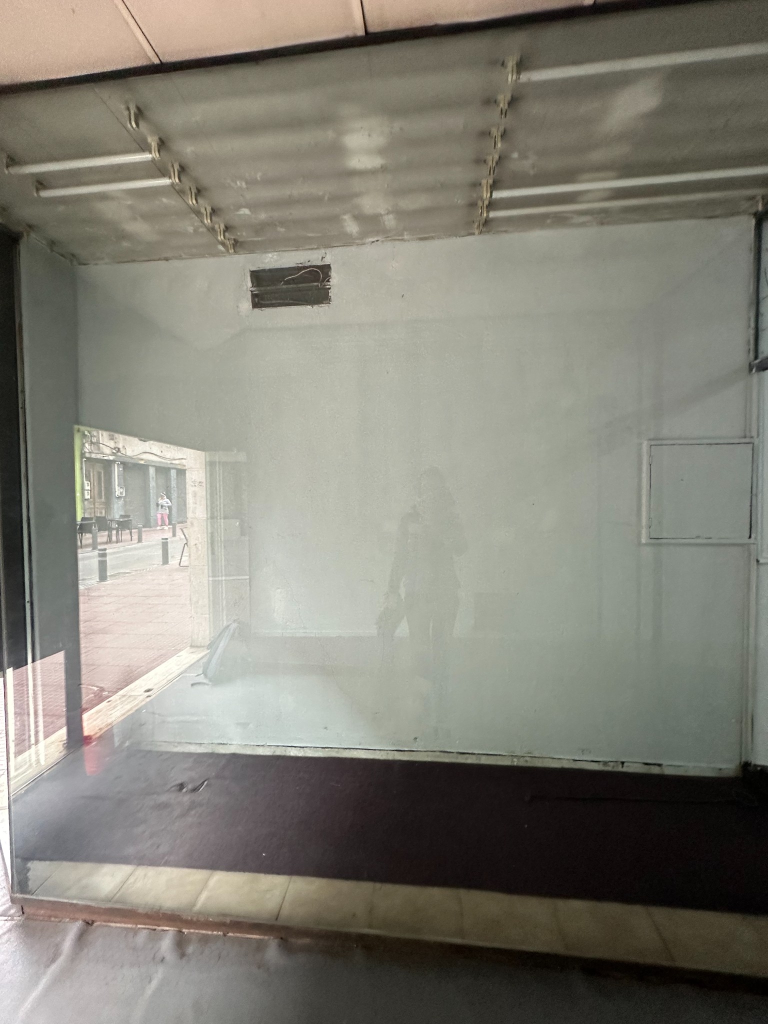 Alquiler de Imponente Local Comercial en 3 Plantas | 193 m² al Frente | Colón y Sarandí (Ciudad Vieja) · Foto 4