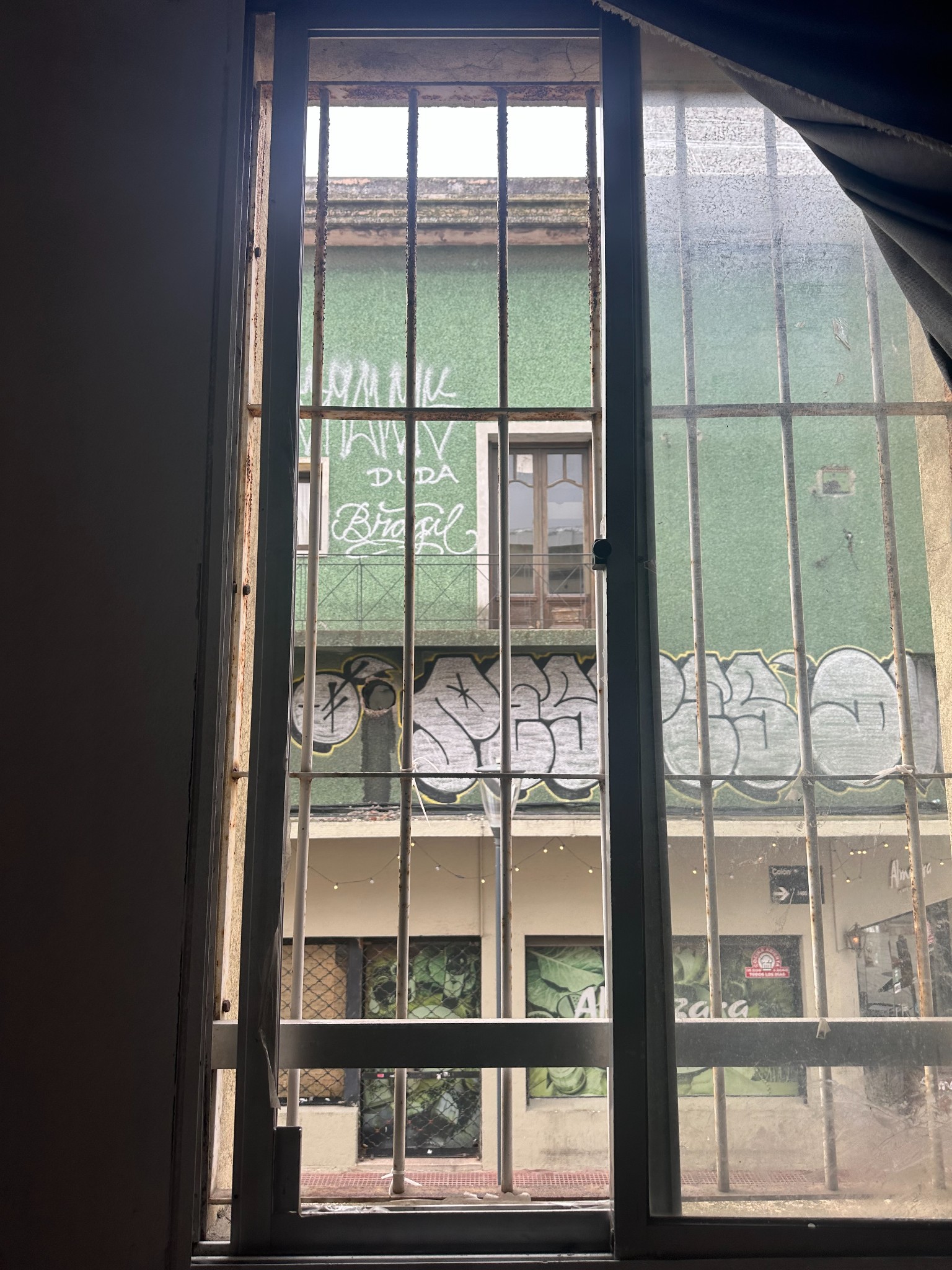Alquiler de Imponente Local Comercial en 3 Plantas | 193 m² al Frente | Colón y Sarandí (Ciudad Vieja) · Foto 7