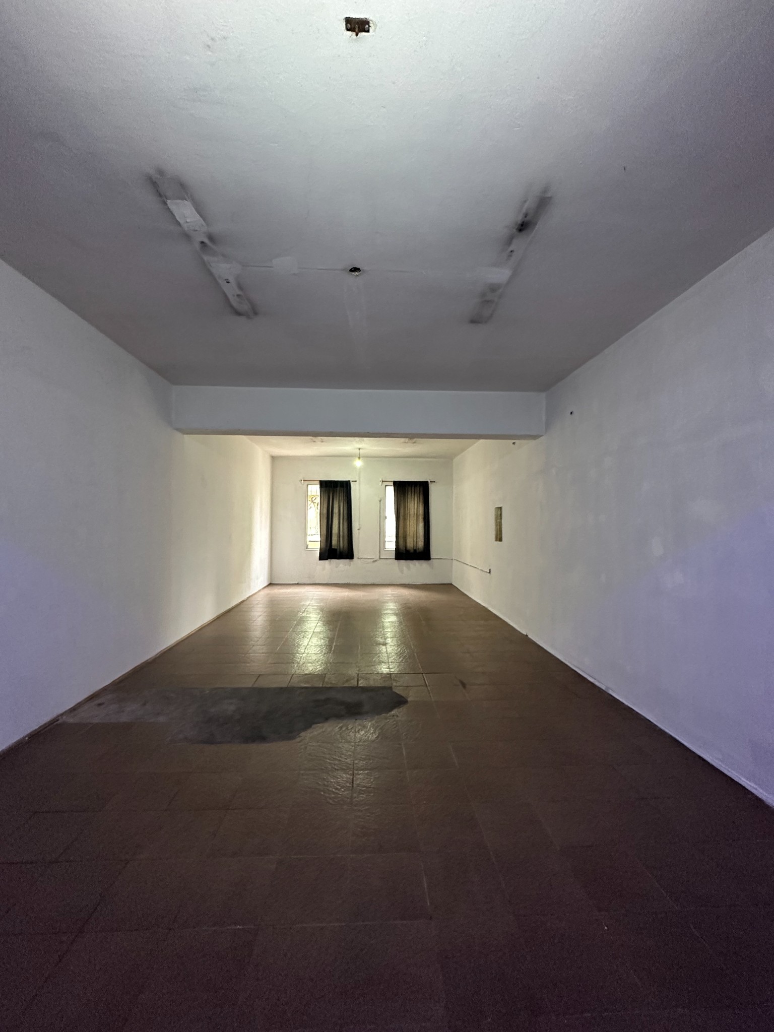 Alquiler de Imponente Local Comercial en 3 Plantas | 193 m² al Frente | Colón y Sarandí (Ciudad Vieja) · Foto 8