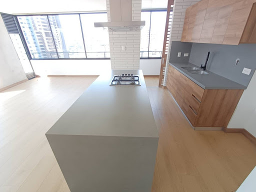 Apartamento en arriendo en Ciudad Del Río, Medellín · foto 2 de 17