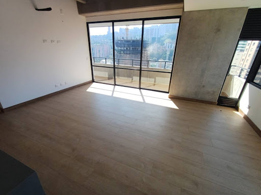 Apartamento en arriendo en Ciudad Del Río, Medellín · foto 4 de 17