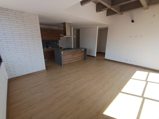 Apartamento en arriendo en Ciudad Del Río, Medellín · foto 6 de 17