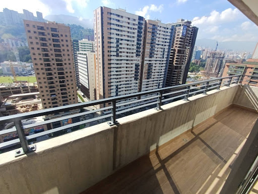 Apartamento en arriendo en Ciudad Del Río, Medellín · foto 8 de 17