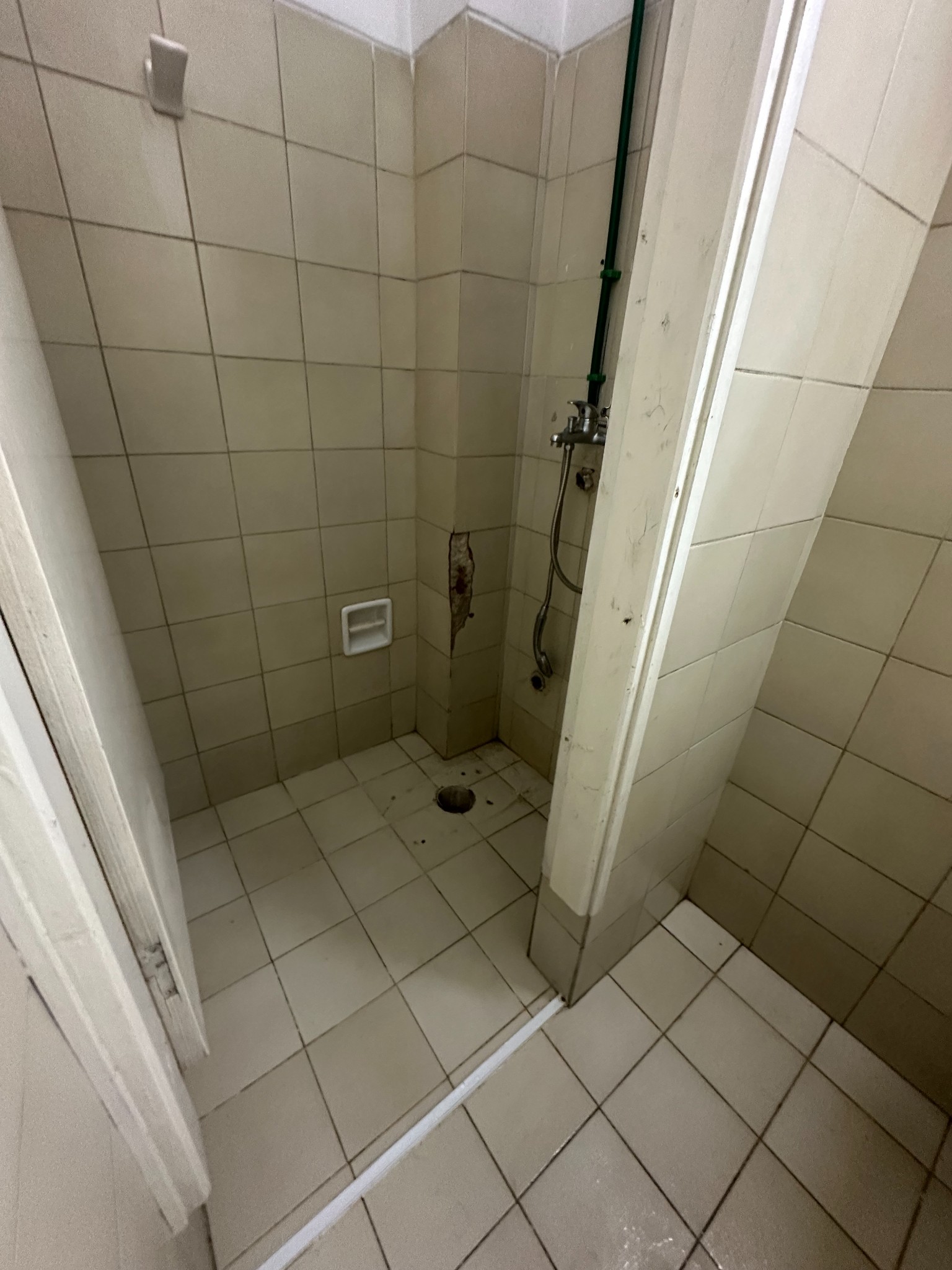 Alquiler de Imponente Local Comercial en 3 Plantas | 193 m² al Frente | Colón y Sarandí (Ciudad Vieja) · Foto 12