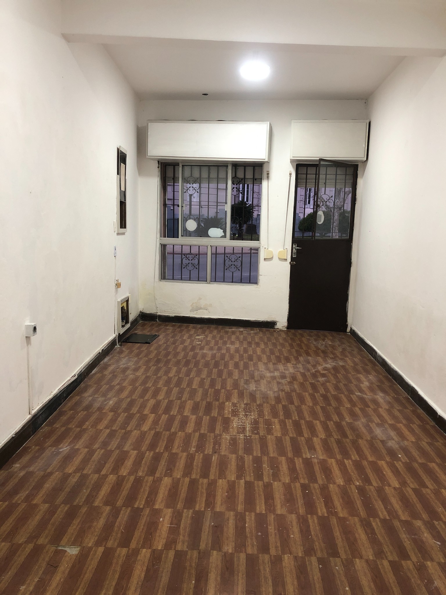 ¡LOCAL COMERCIAL 30 M² EN ALQUILER LA COMERCIAL! · Foto 3
