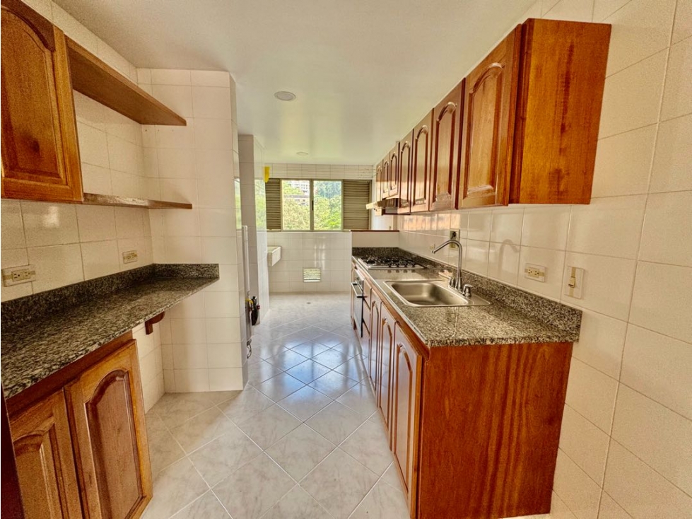 Apartamento en venta en El Poblado, Medellín · foto 3 de 21