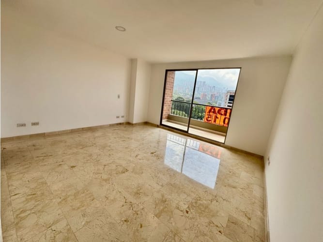 Apartamento en venta en El Poblado, Medellín · foto 4 de 21