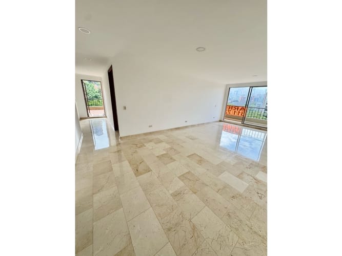 Apartamento en venta en El Poblado, Medellín · foto 6 de 21