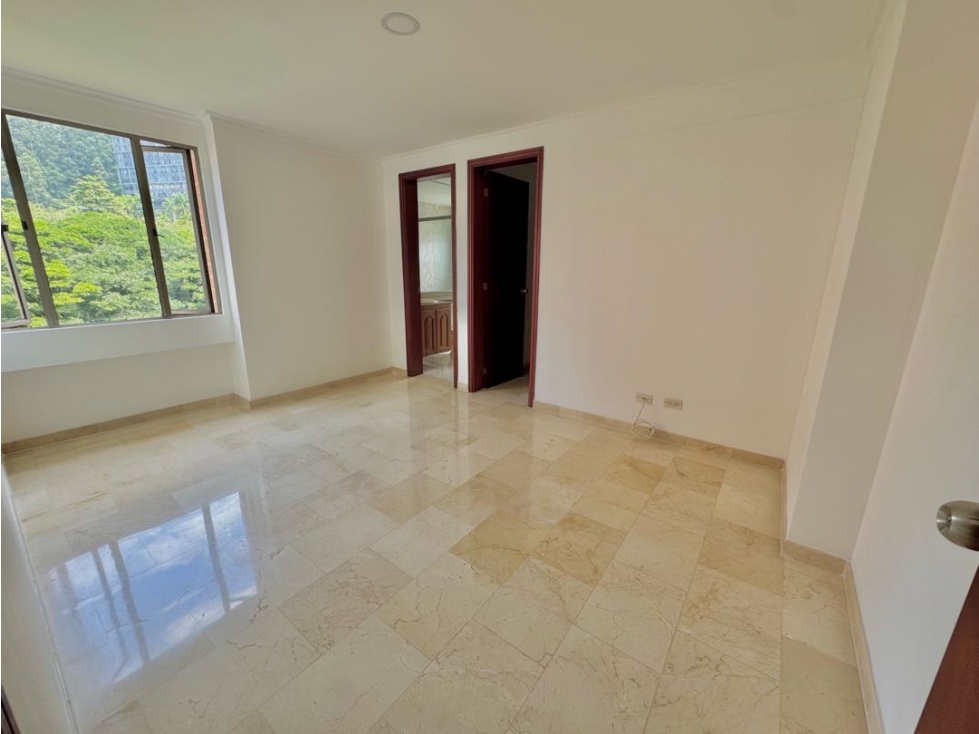 Apartamento en venta en El Poblado, Medellín · foto 10 de 21