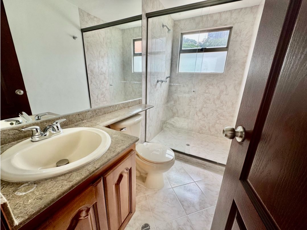Apartamento en venta en El Poblado, Medellín · foto 14 de 21