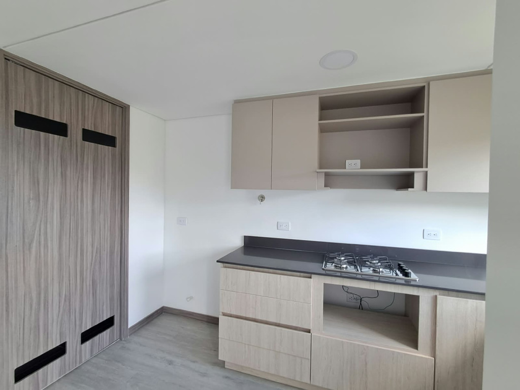 Apartamento en venta en El Poblado, Medellín · foto 4 de 21