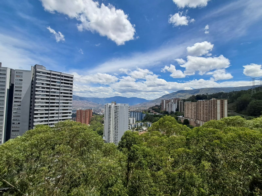 Apartamento en venta en El Poblado, Medellín · foto 9 de 21