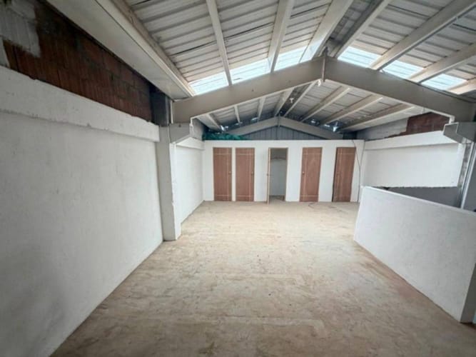 Bodega en arriendo en Zona Centro, Envigado, 340 m² · foto 2 de 7