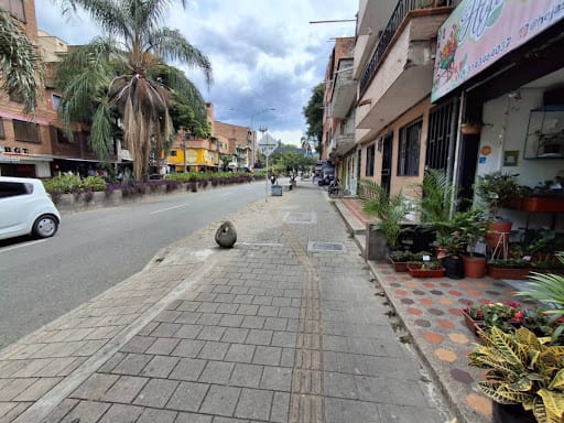 Local en venta en El Carmelo, Itagüí, 45 m² · foto 3 de 13