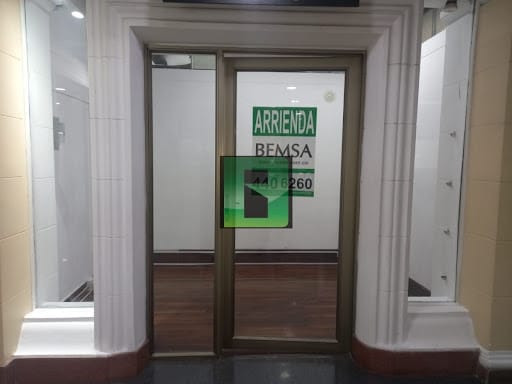 Local en arriendo en La Candelaria, Medellín, 12 m² · foto 2 de 9