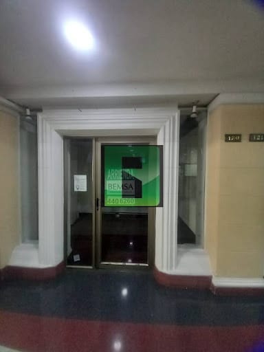 Local en arriendo en La Candelaria, Medellín, 12 m² · foto 5 de 9