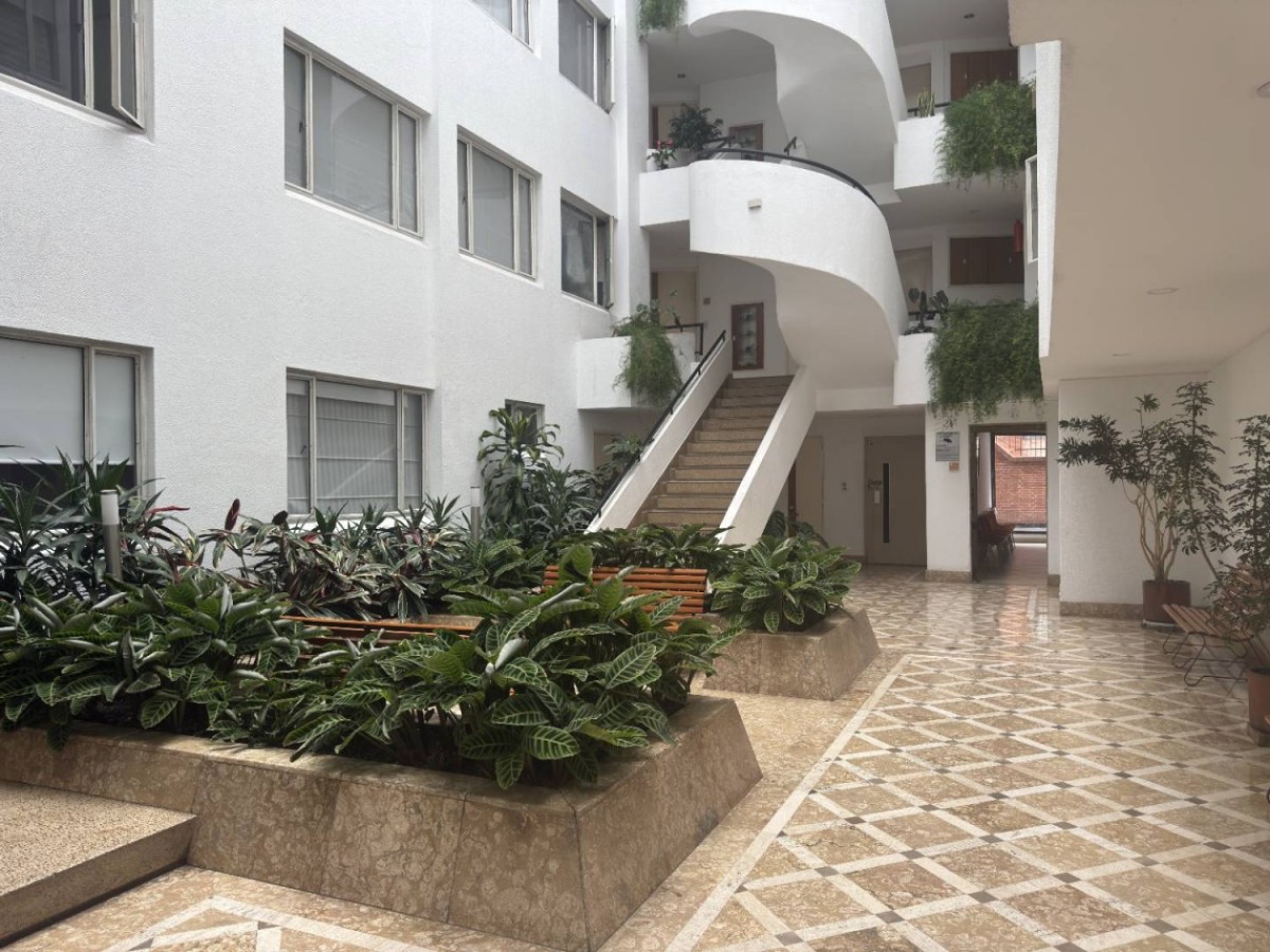 Apartamento en venta en Santa Barbara Central, Bogotá · foto 2 de 24