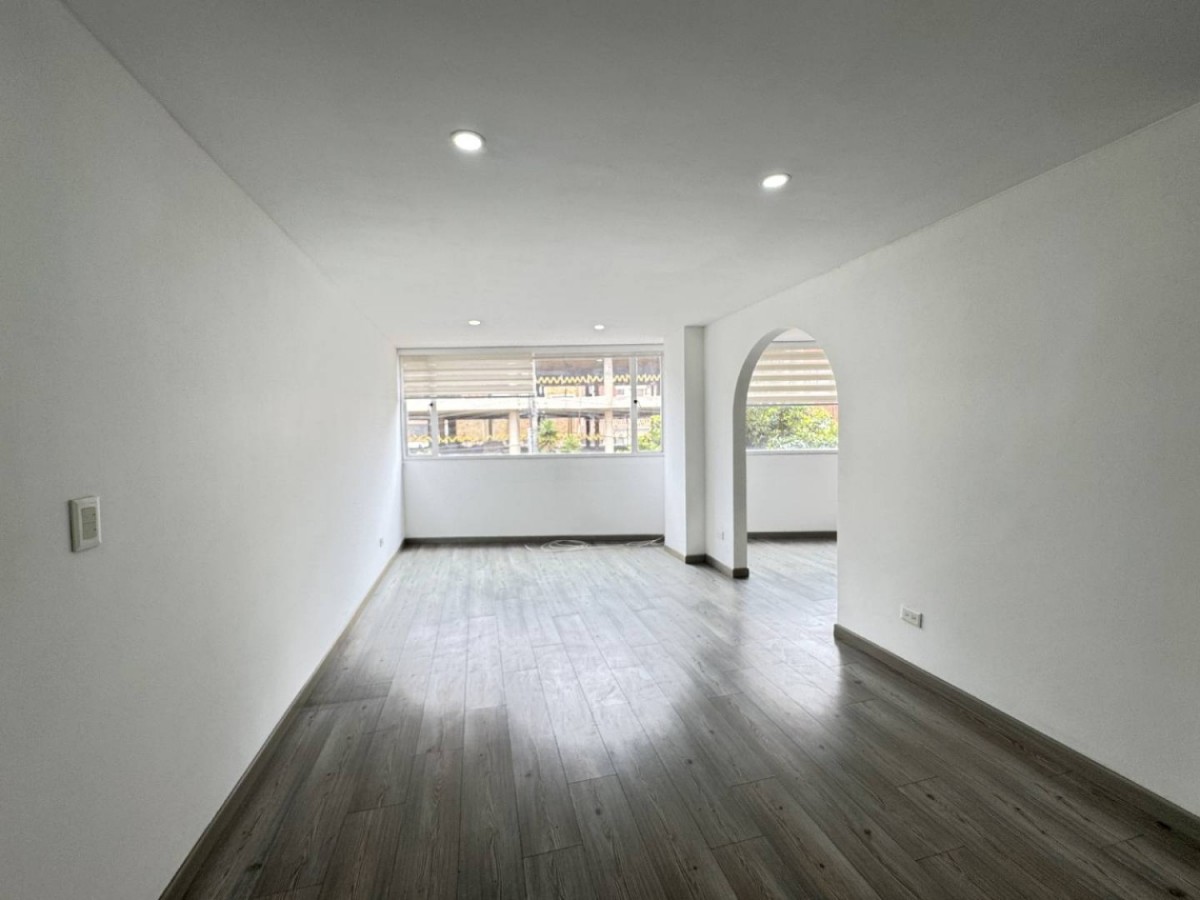 Apartamento en venta en Santa Barbara Central, Bogotá · foto 4 de 24