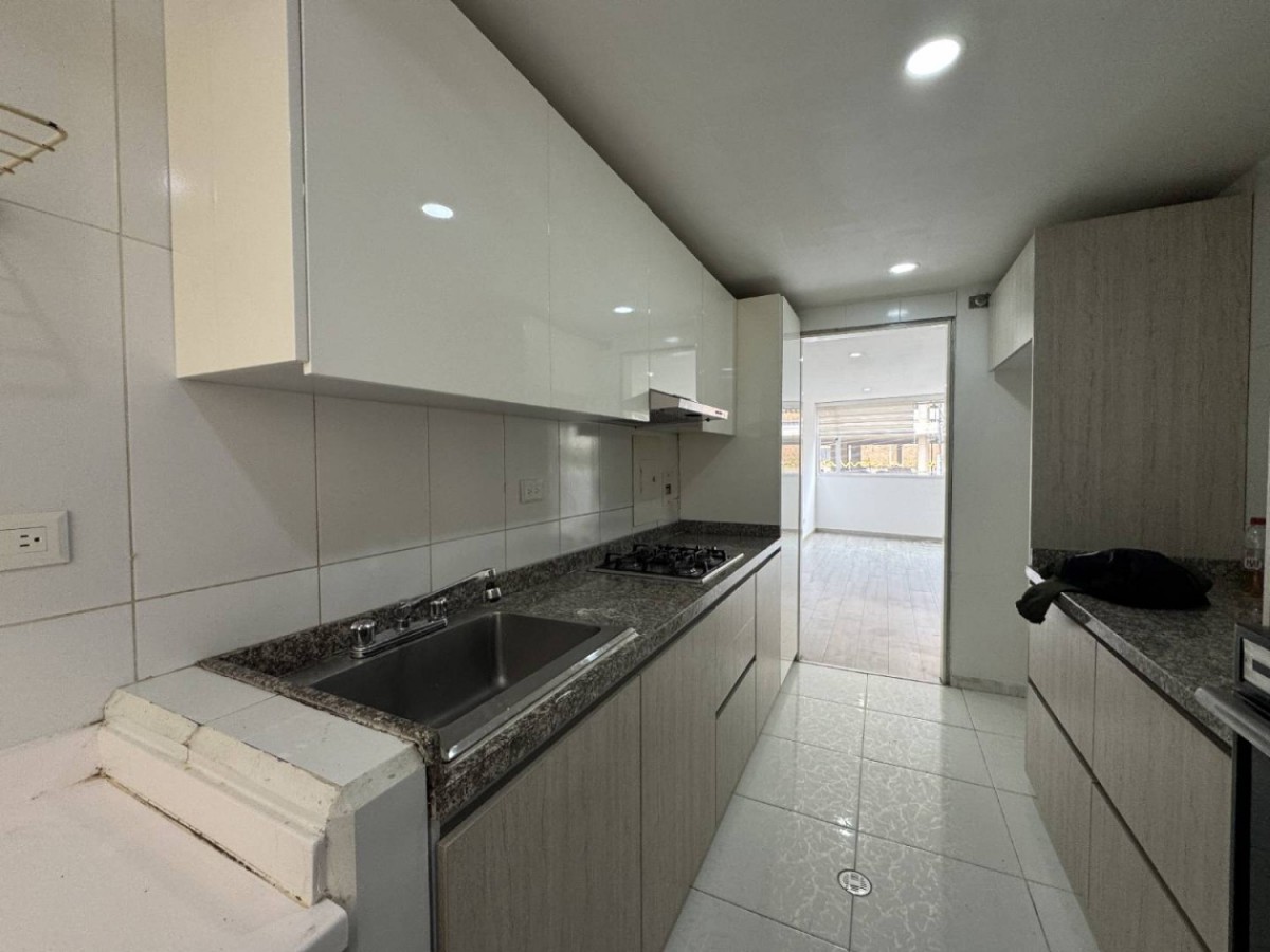 Apartamento en venta en Santa Barbara Central, Bogotá · foto 7 de 24