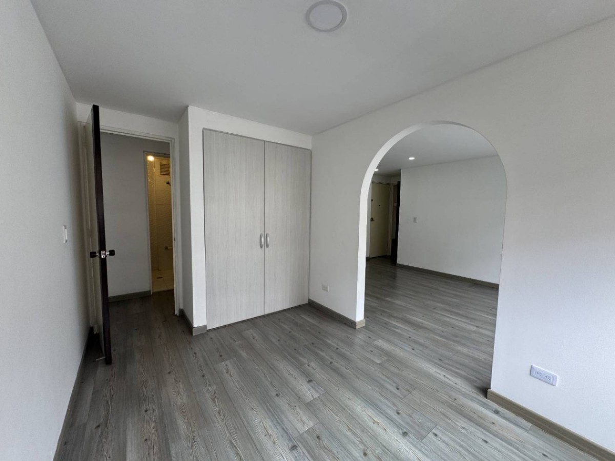 Apartamento en venta en Santa Barbara Central, Bogotá · foto 9 de 24