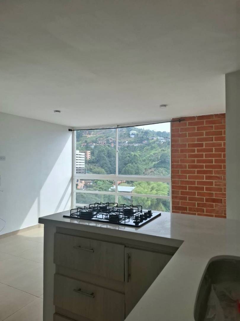 Apartamento en arriendo en Maria Auxiliadora, Sabaneta · foto 4 de 16