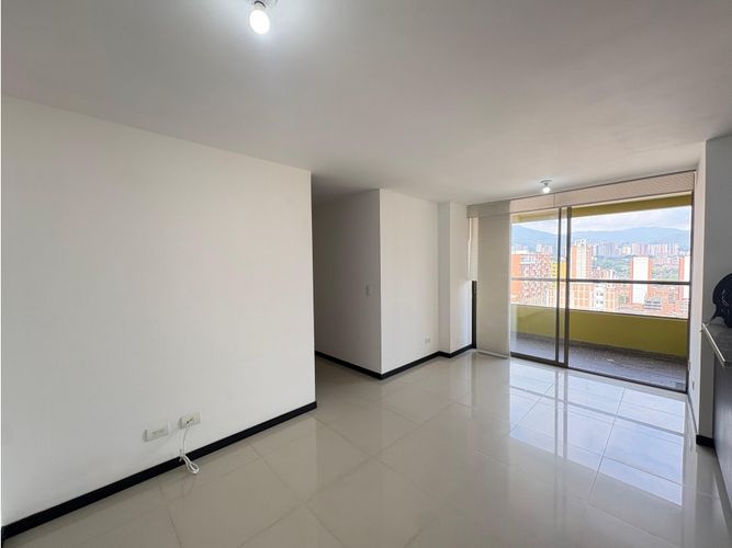 Apartamento de 3 alcobas en arriendo en Entre Amigos, Medellín, 80 m² · foto 4 de 14