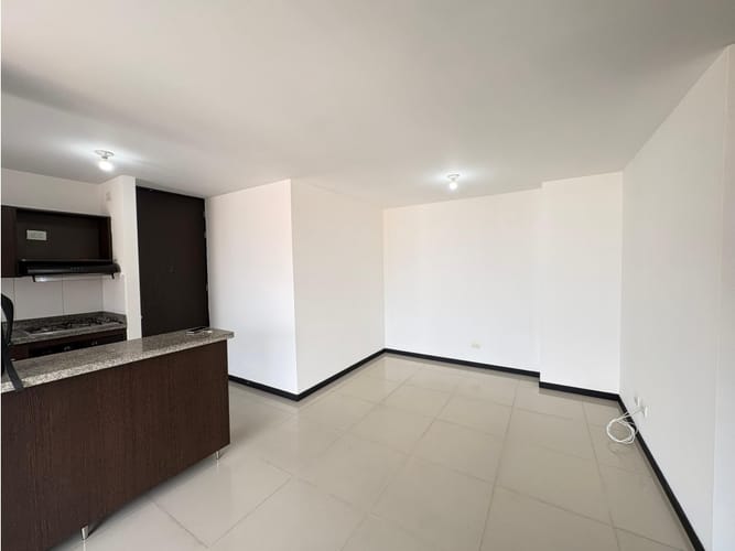 Apartamento de 3 alcobas en arriendo en Entre Amigos, Medellín, 80 m² · foto 5 de 14