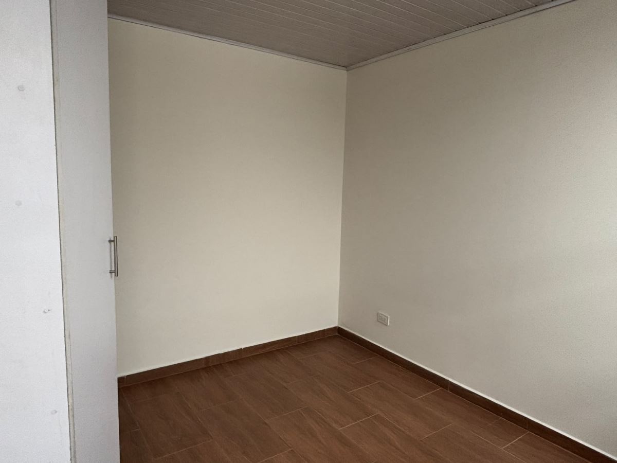 Casa en venta en Engativá, Bogotá · foto 2 de 16