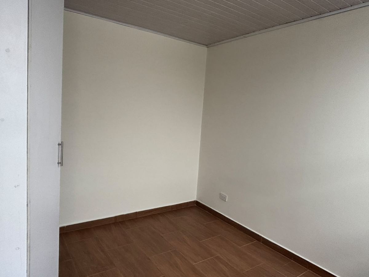 Casa en venta en Engativá, Bogotá · foto 3 de 16