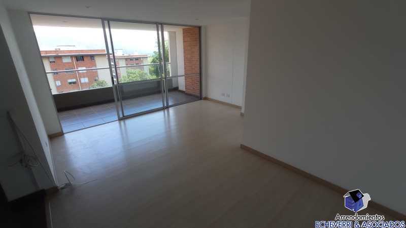 Apartamento en arriendo en Loma Del Esmeraldal, Envigado · foto 7 de 16