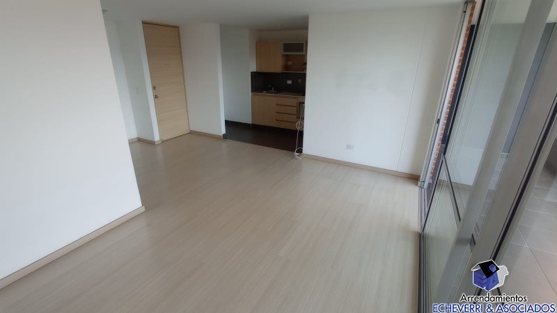 Apartamento en arriendo en Loma Del Esmeraldal, Envigado · foto 13 de 16