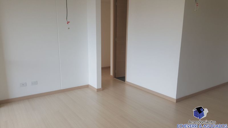 Apartamento en arriendo en Loma Del Esmeraldal, Envigado · foto 15 de 16