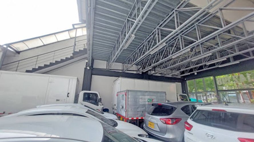 Bodega en arriendo en Laureles, Medellín, 750 m² · foto 3 de 18