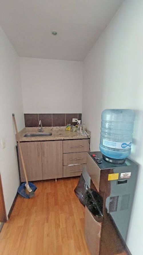 Bodega en arriendo en Laureles, Medellín, 750 m² · foto 16 de 18