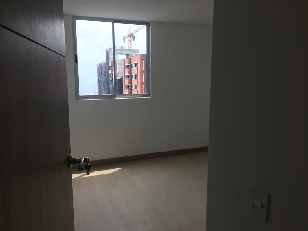 Apartamento en venta en La Ferreria, La Estrella · foto 4 de 17
