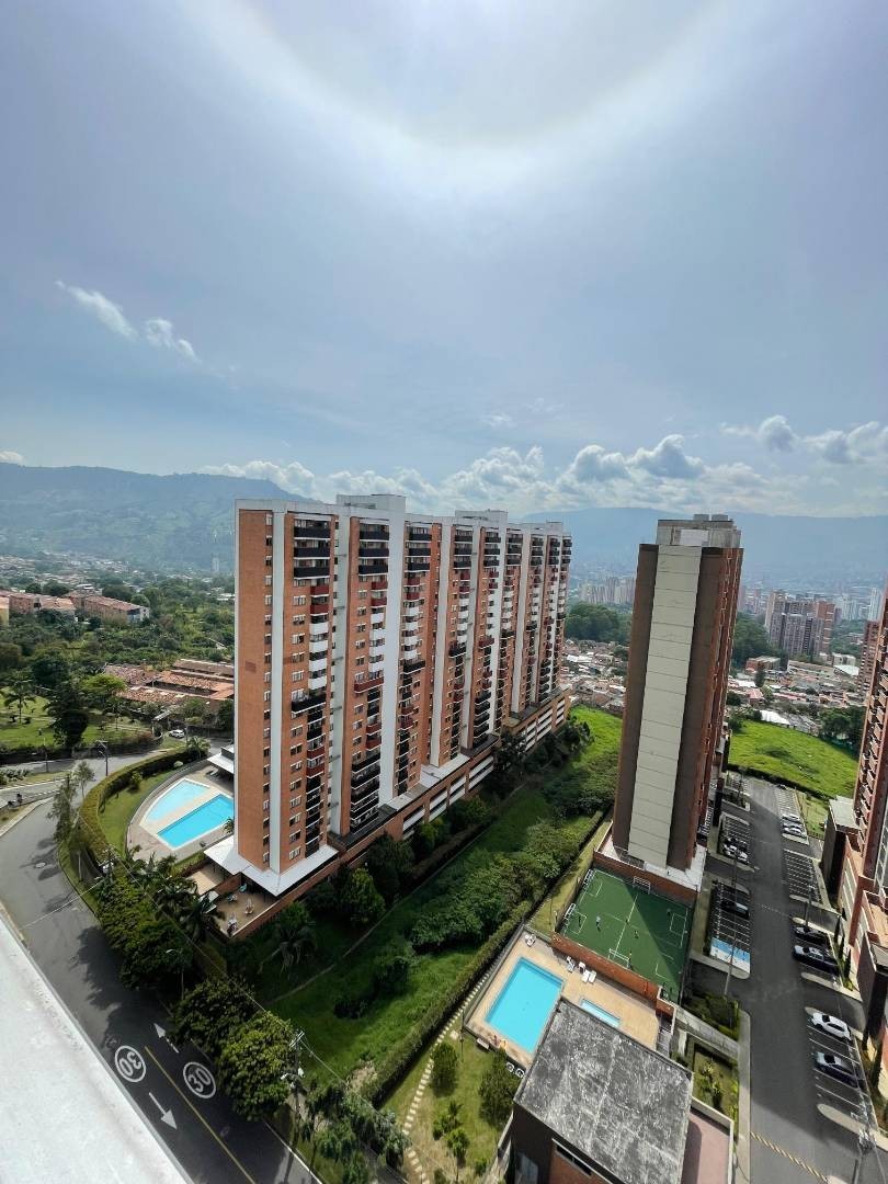 Apartamento en venta en La Ferreria, La Estrella · foto 8 de 17