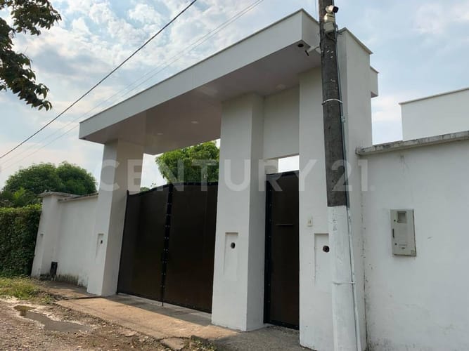 Casa de 8 alcobas en venta en Barcelona, Villavicencio, 700 m² · foto 2 de 22