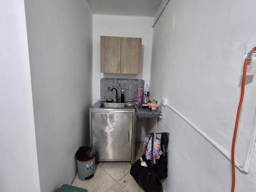 Local en venta en El Carmelo, Itagüí, 64 m² · foto 8 de 13