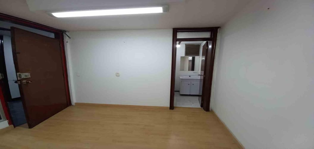 Oficina en arriendo en El Centro, Manizales, 18 m² · foto 18 de 21