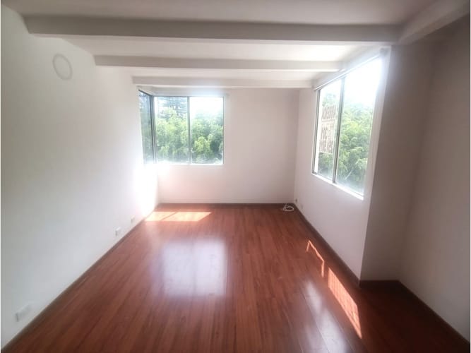 Apartamento de 2 alcobas en arriendo en Patio Bonito, Medellín, 80 m² · foto 2 de 16