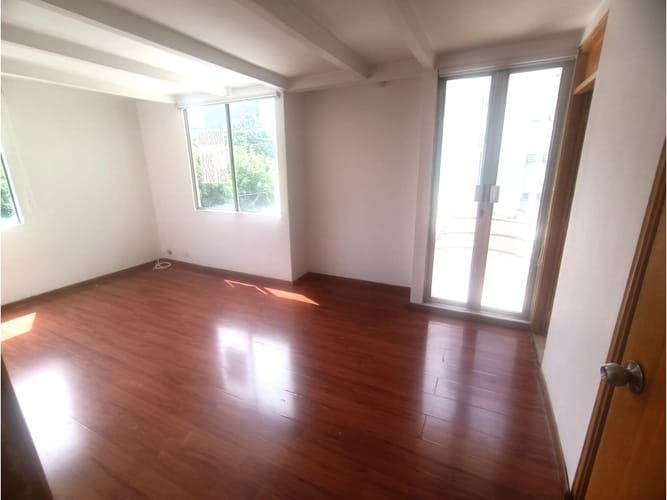 Apartamento de 2 alcobas en arriendo en Patio Bonito, Medellín, 80 m² · foto 3 de 16