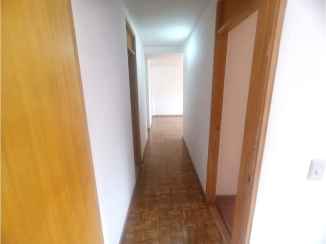 Apartamento de 2 alcobas en arriendo en Patio Bonito, Medellín, 80 m² · foto 9 de 16