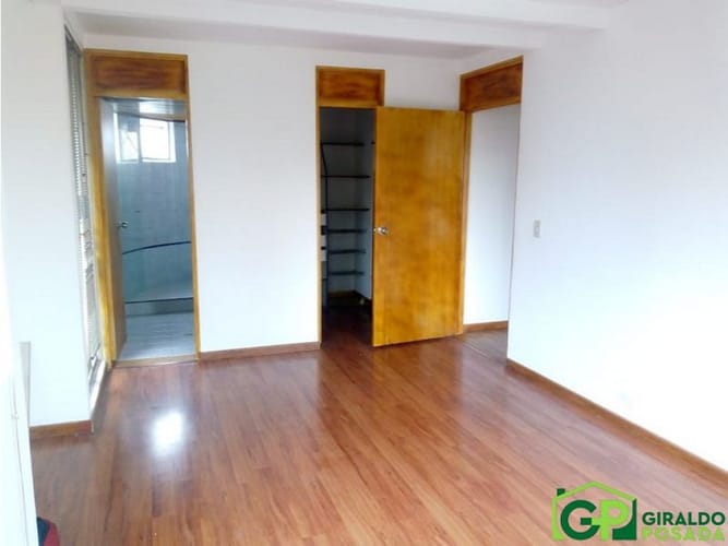 Apartamento de 2 alcobas en arriendo en Patio Bonito, Medellín, 80 m² · foto 10 de 16