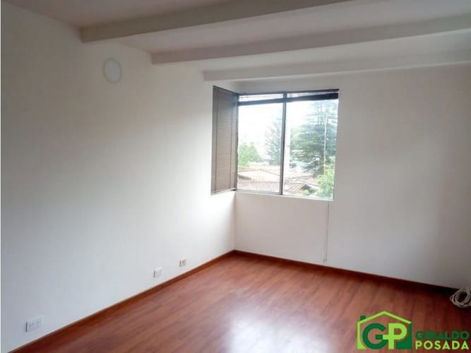 Apartamento de 2 alcobas en arriendo en Patio Bonito, Medellín, 80 m² · foto 13 de 16