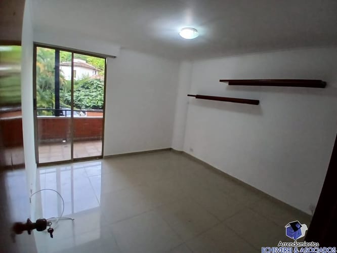 Apartamento de 4 alcobas en arriendo en Los Balsos, Medellín, 170 m² · foto 5 de 6